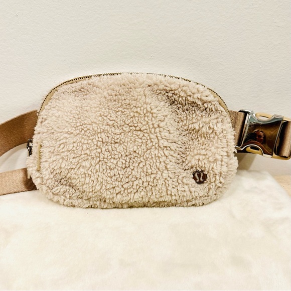 lululemon athletica Handbags - Lululemon everywhere Sherpa belt bag Beige fleece multi use crossbody Fanny pack